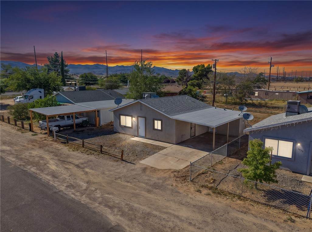 3021 Carver Avenue - Photo 1