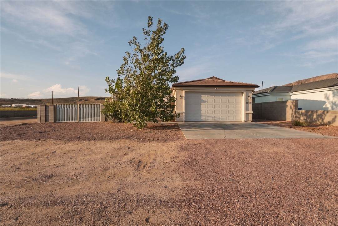 4715 Sierra Road - Photo 1