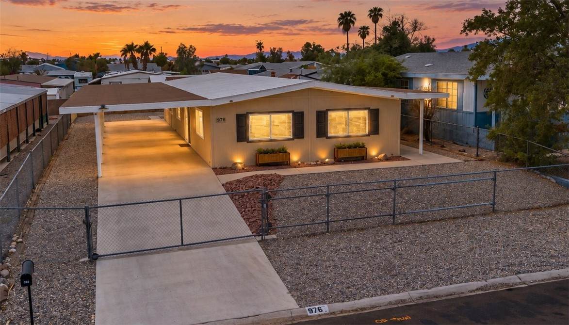 976 Roadrunner Drive - Photo 1