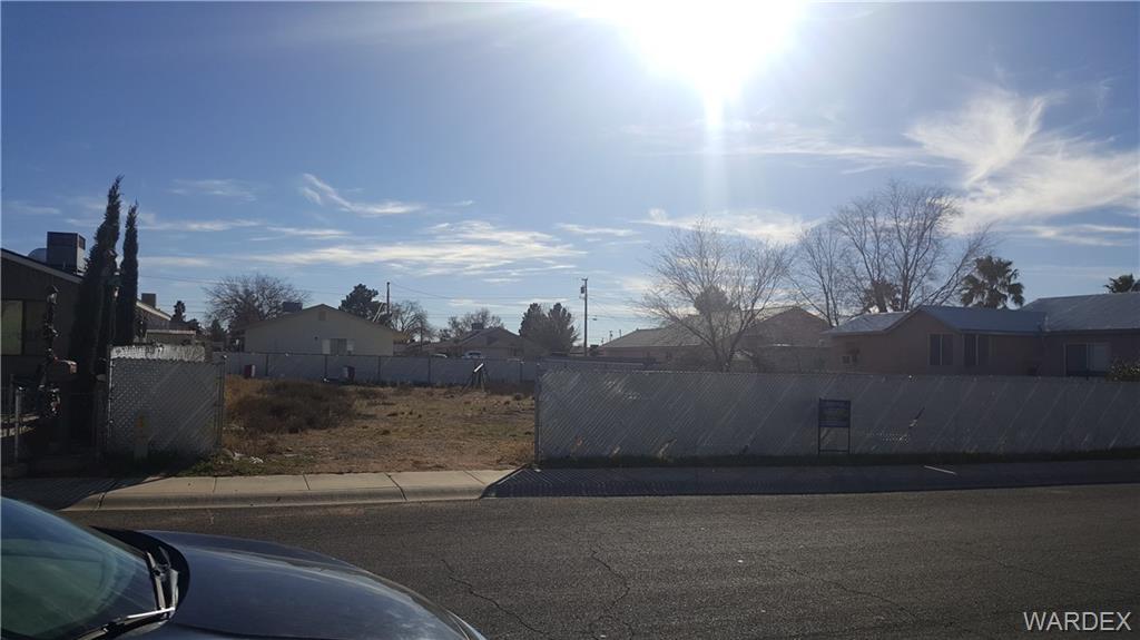 2400 Louise Street - Photo 1