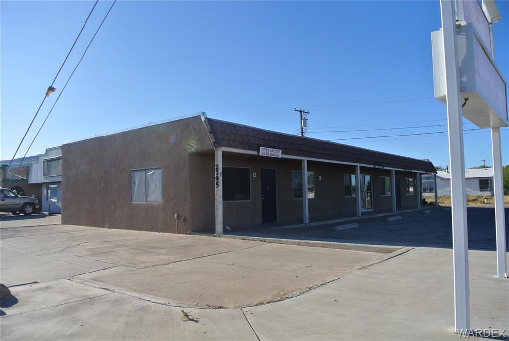 2795 Northern Avenue - Photo 1