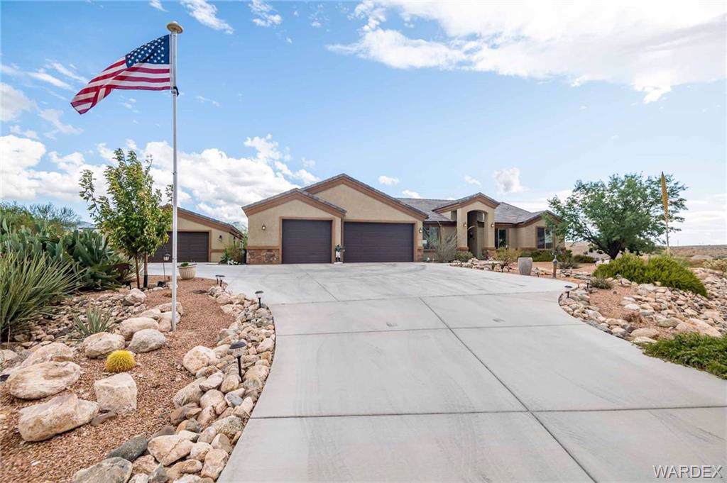 3240 Rosslynn Drive - Photo 1