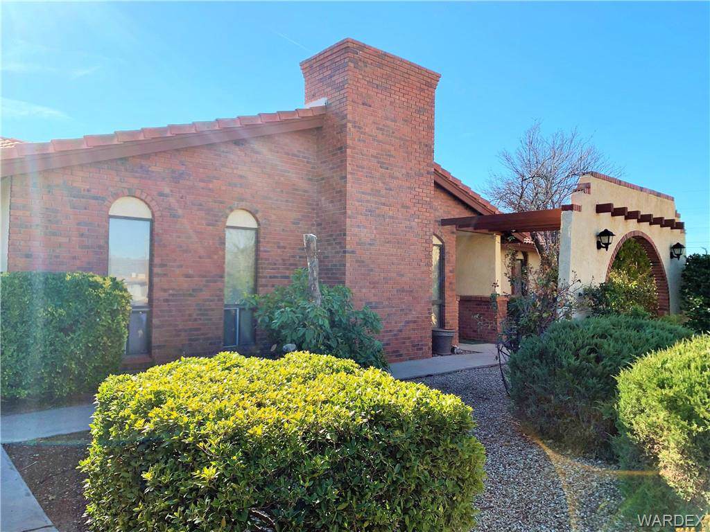 3040 Pasadena Avenue - Photo 1