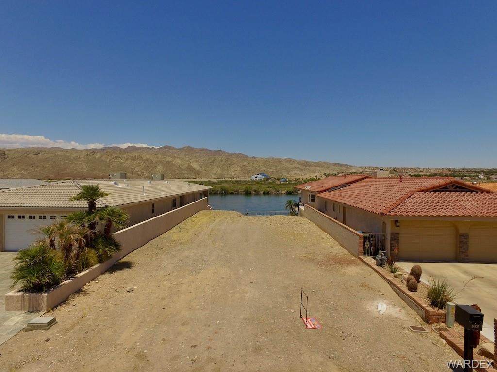 533 Riverfront Drive - Photo 1