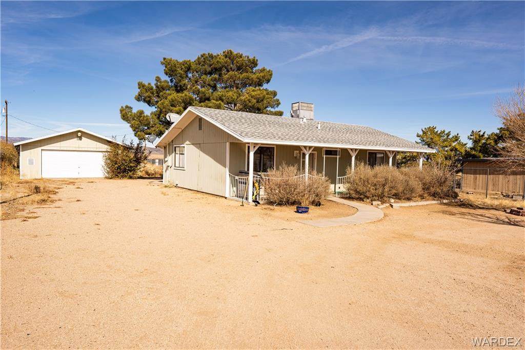 5877 N. Highway 66 - Photo 1