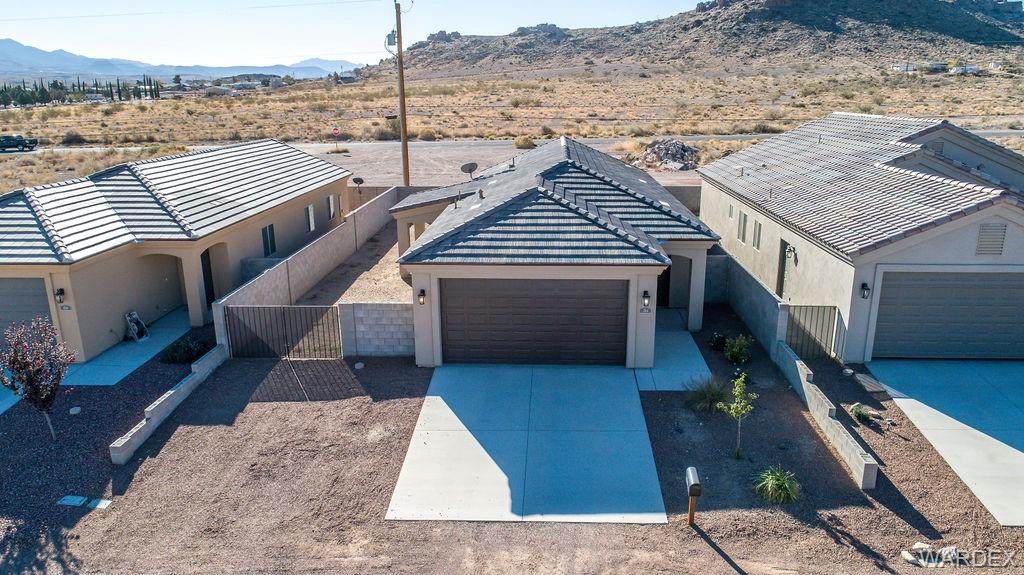 1744 Lucille Avenue - Photo 1