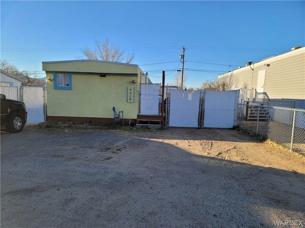 3210 Carver Avenue - Photo 1