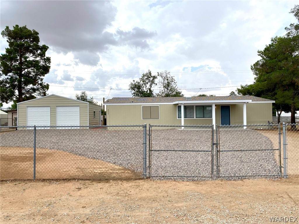 2955 Snavely - Photo 1