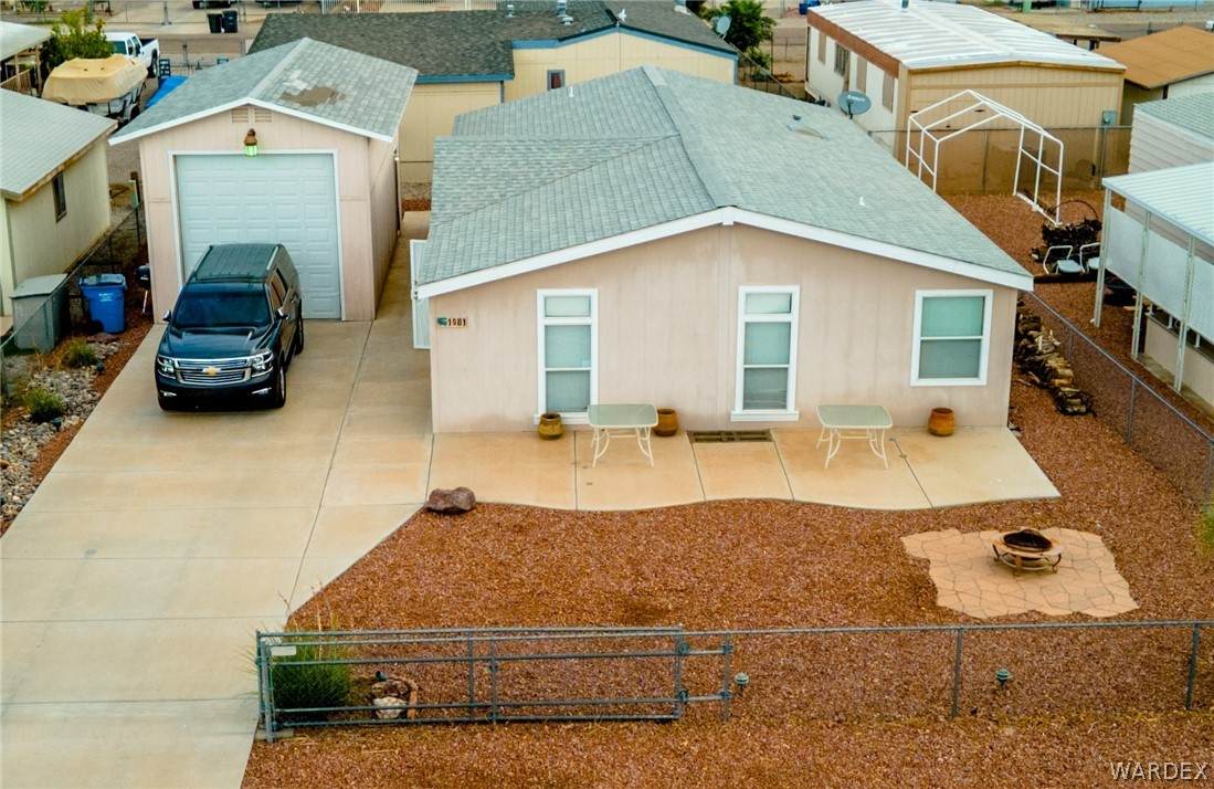 1081 E Spruce Dr - Photo 1