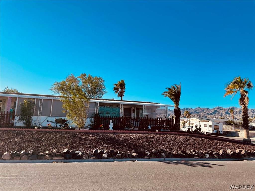 870 Holly Street - Photo 1