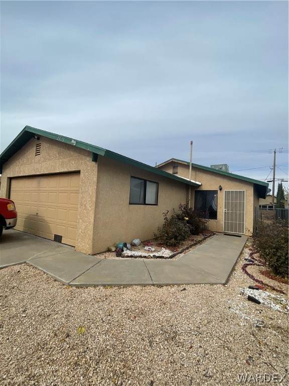 2321 Carver Avenue - Photo 1
