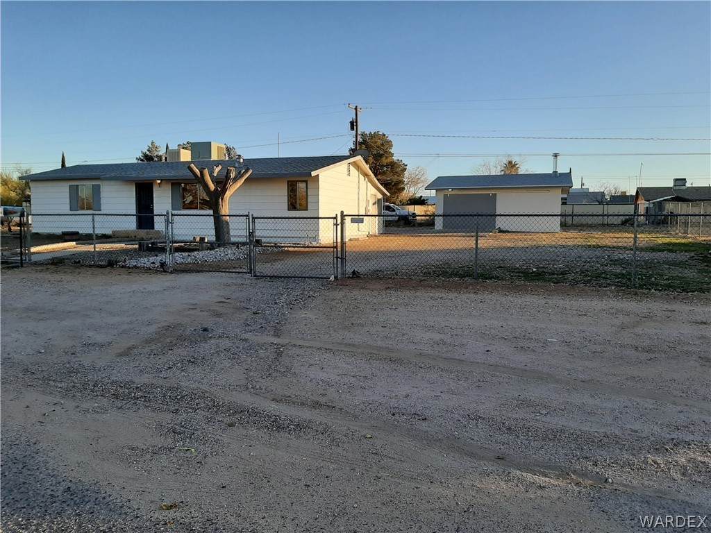 2620 Lillie Avenue - Photo 1