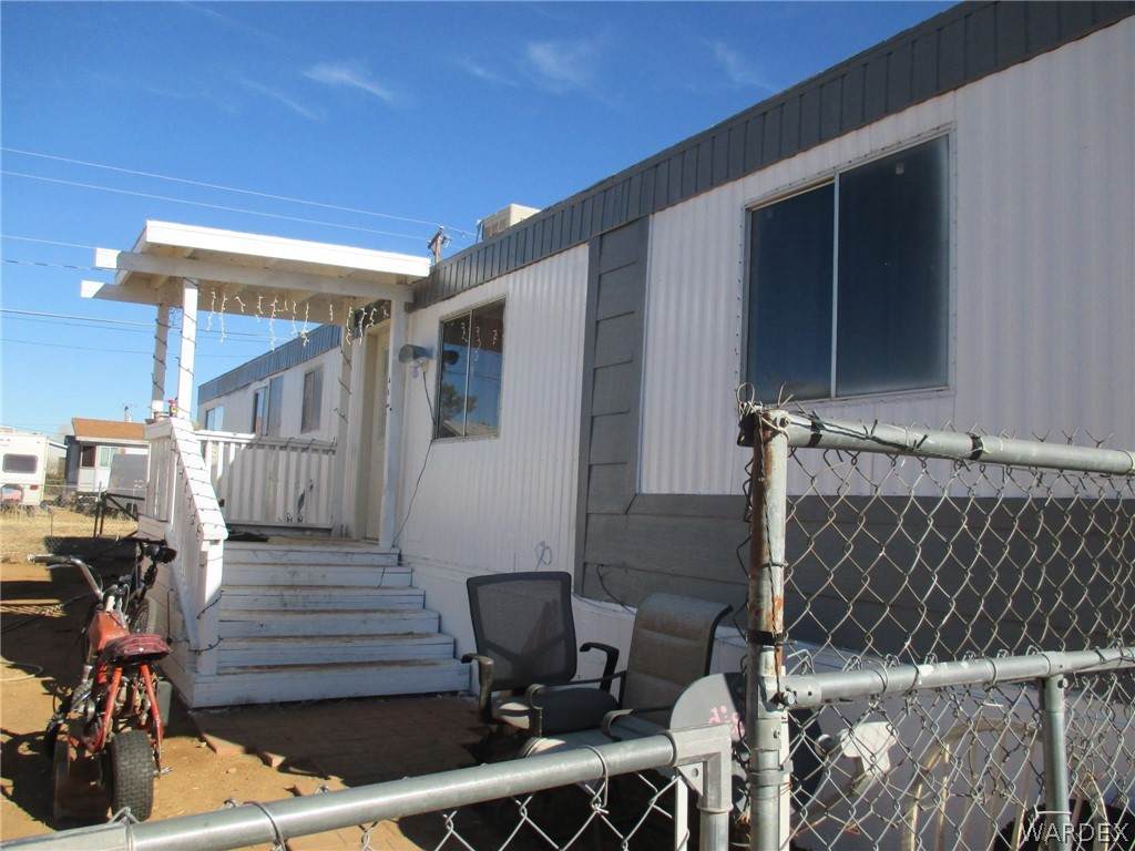 2745 Hearne Avenue - Photo 1