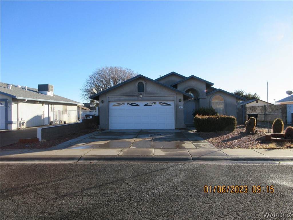 3910 Lindsey - Photo 1