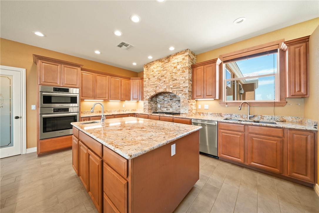 9076 Mountain Shadow Road - Photo 1