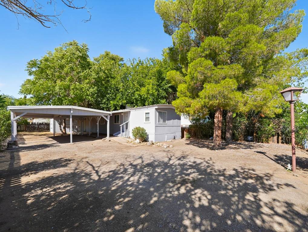 4012 Thompson Avenue - Photo 1