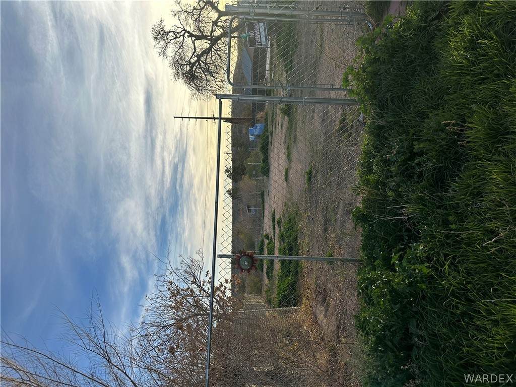 552 Park St - Photo 1