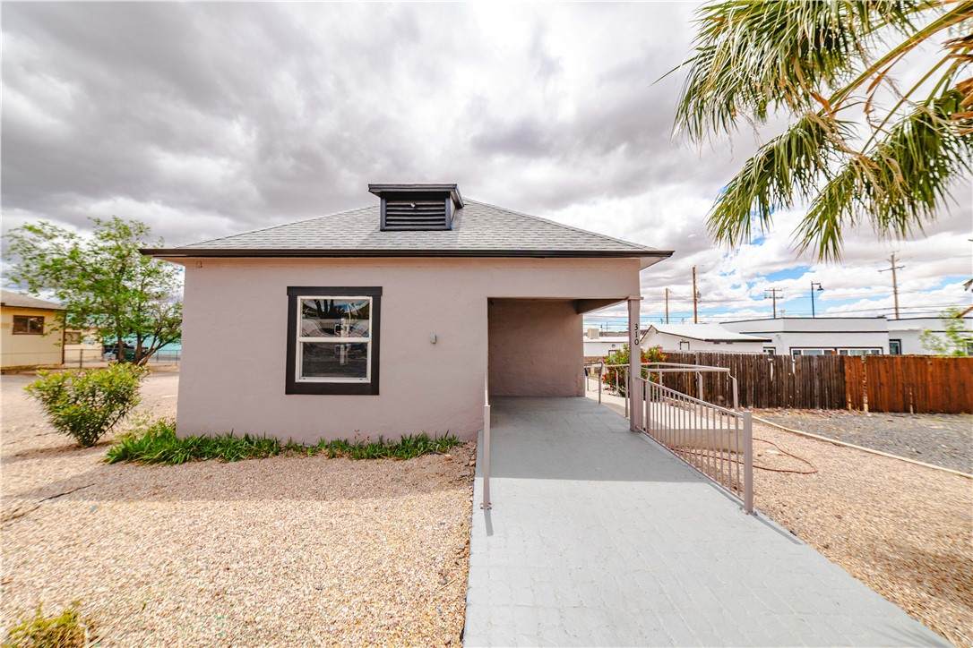 310 Oak Street - Photo 1