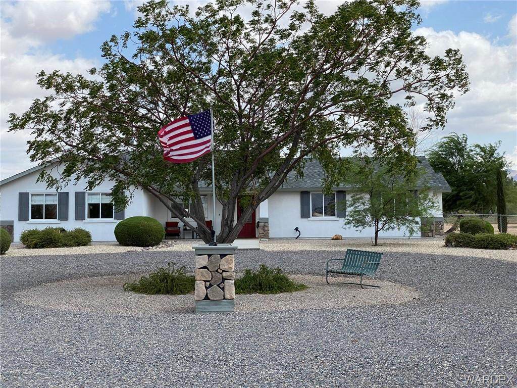 760 Salt Place - Photo 1