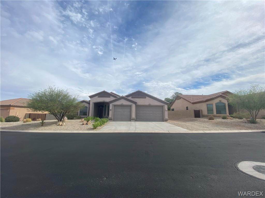 906 Talon Pointe Drive - Photo 1