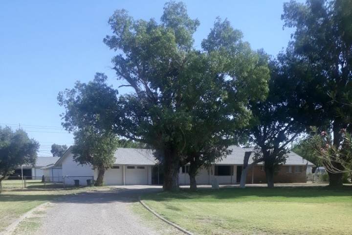 1713 Cottonwood Lane - Photo 1