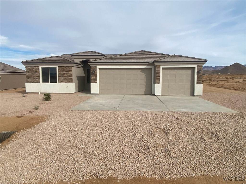 7423 Curvo Drive - Photo 1