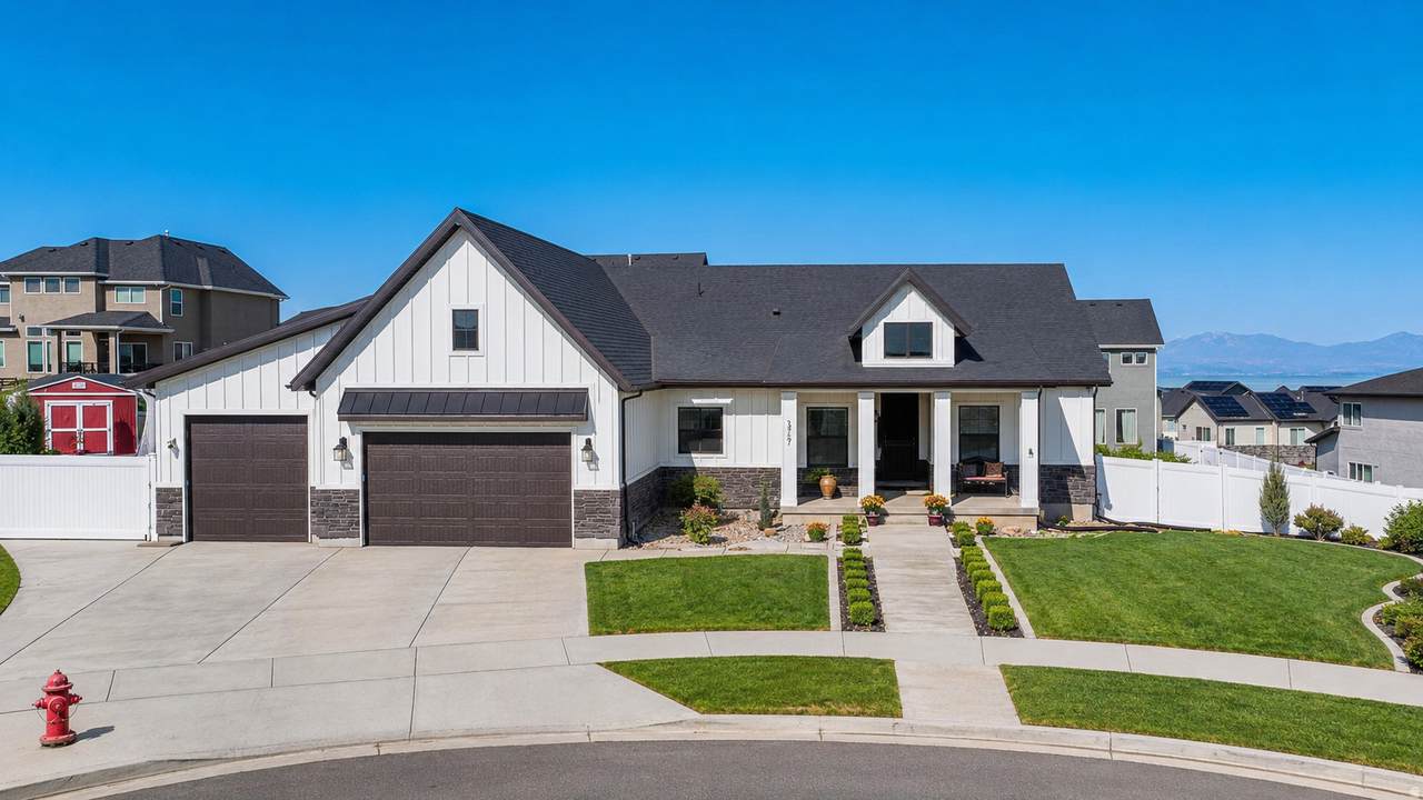 3727 Larkspur Cir - Photo 1