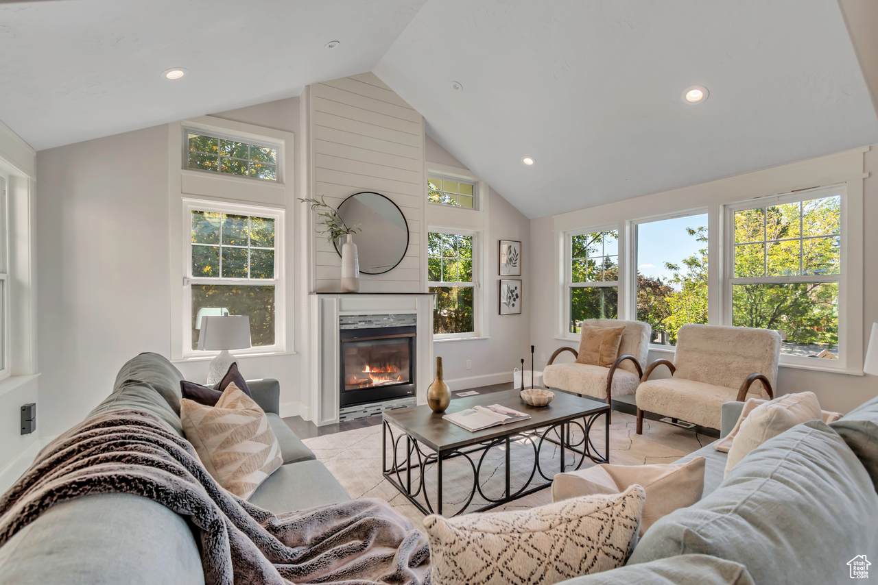 24 Quiet Meadow Ln - Photo 1
