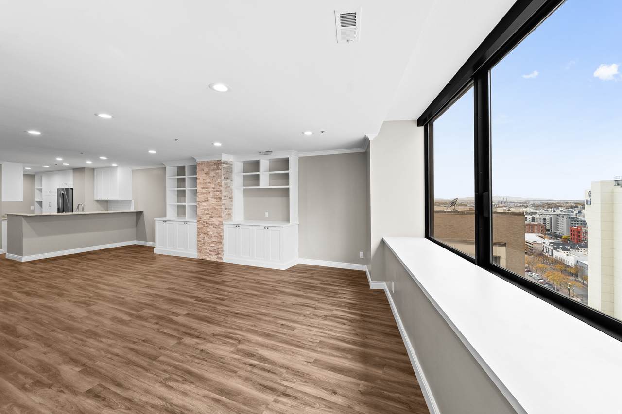 44 Broadway - Photo 1