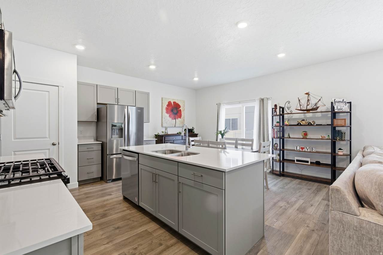 522 Scuttlebutt Ln - Photo 1