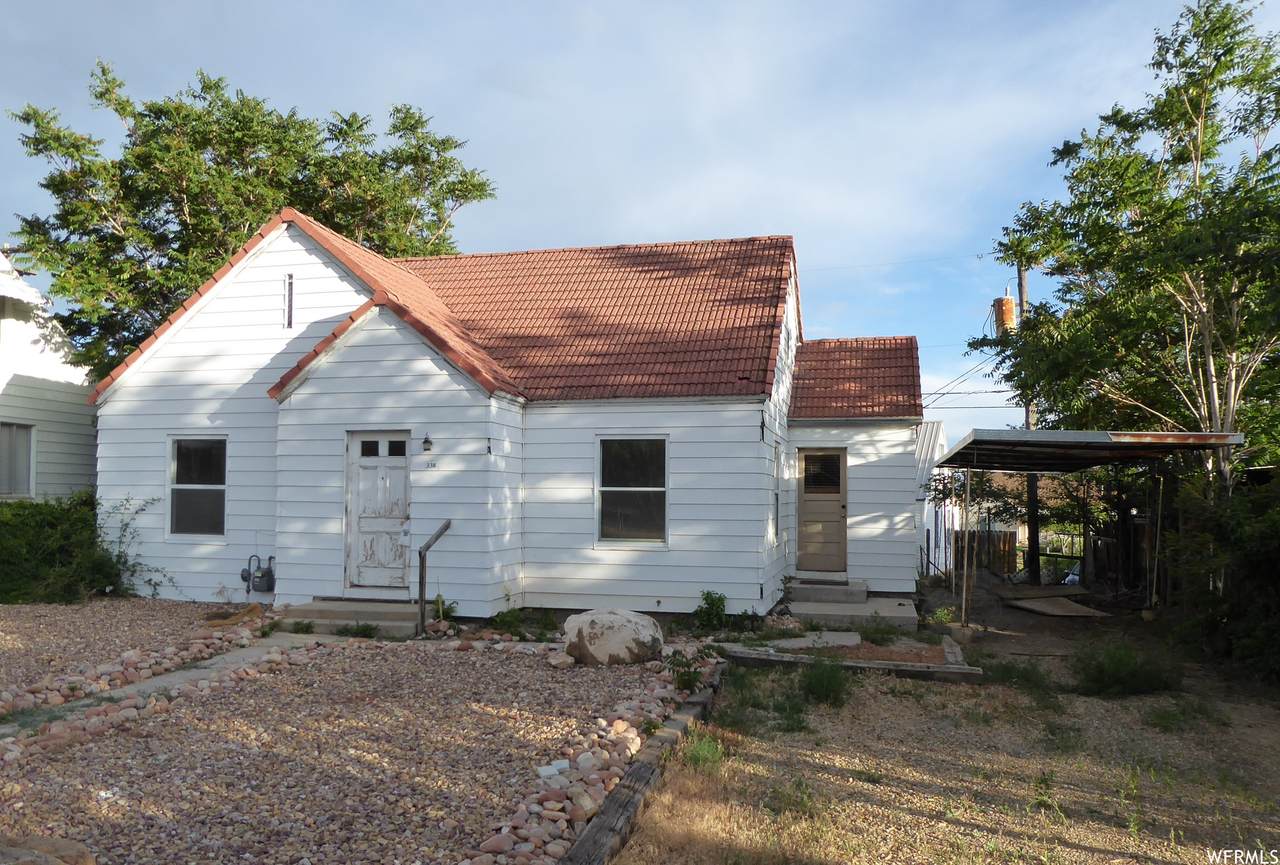 338 Berkley Ave - Photo 1