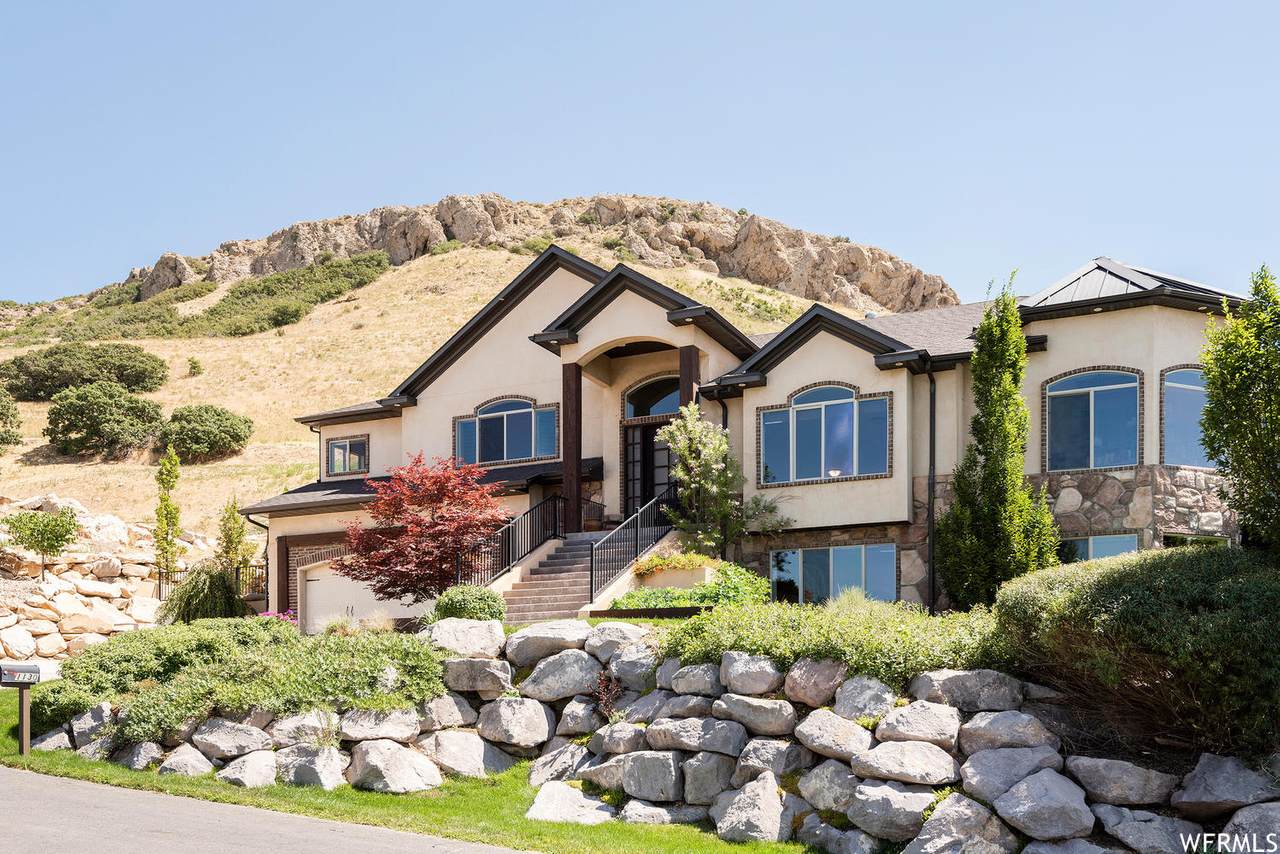 1130 Twickenham Dr - Photo 1
