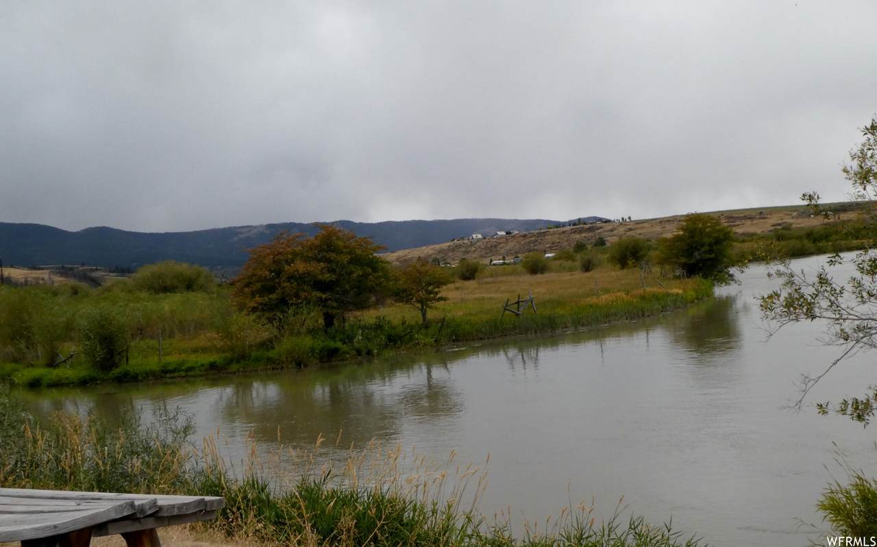 23 Eight Mile Rd - Photo 1