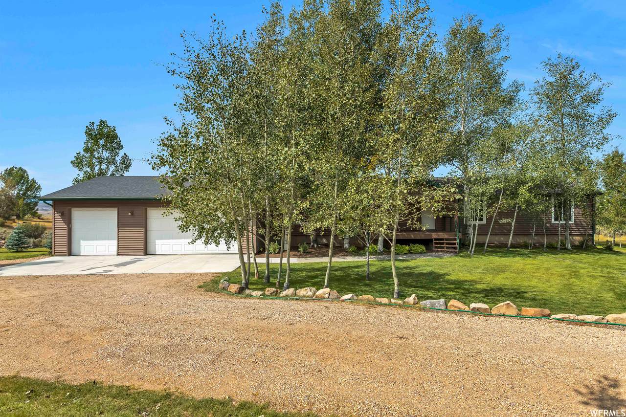 2055 Splendor Valley Rd - Photo 1
