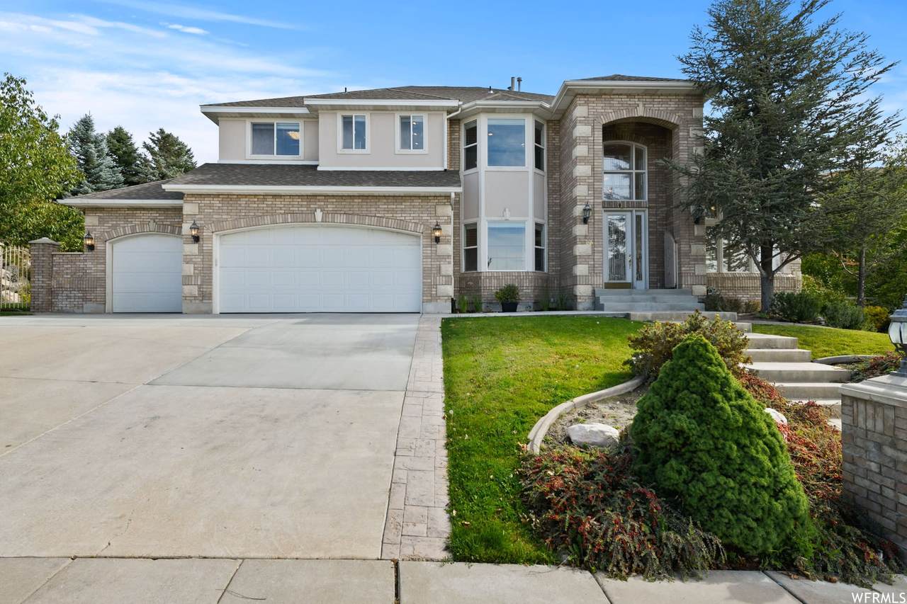 1122 Eaglewood Loop - Photo 1