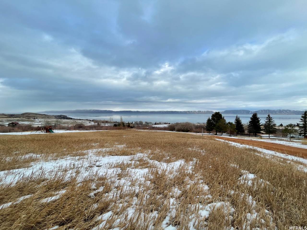 118 Maple Dr - Photo 1