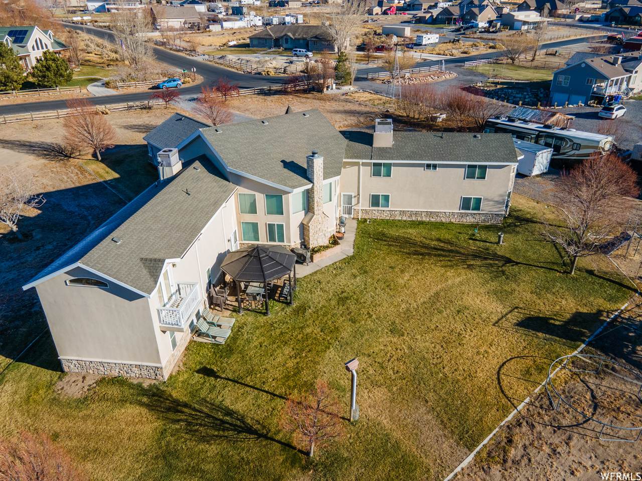 1848 Lake Ln - Photo 1