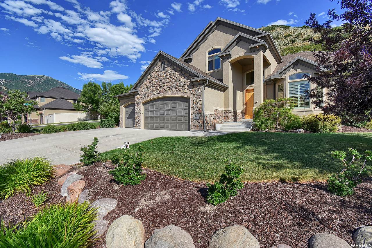 1404 Lantern Ln - Photo 1