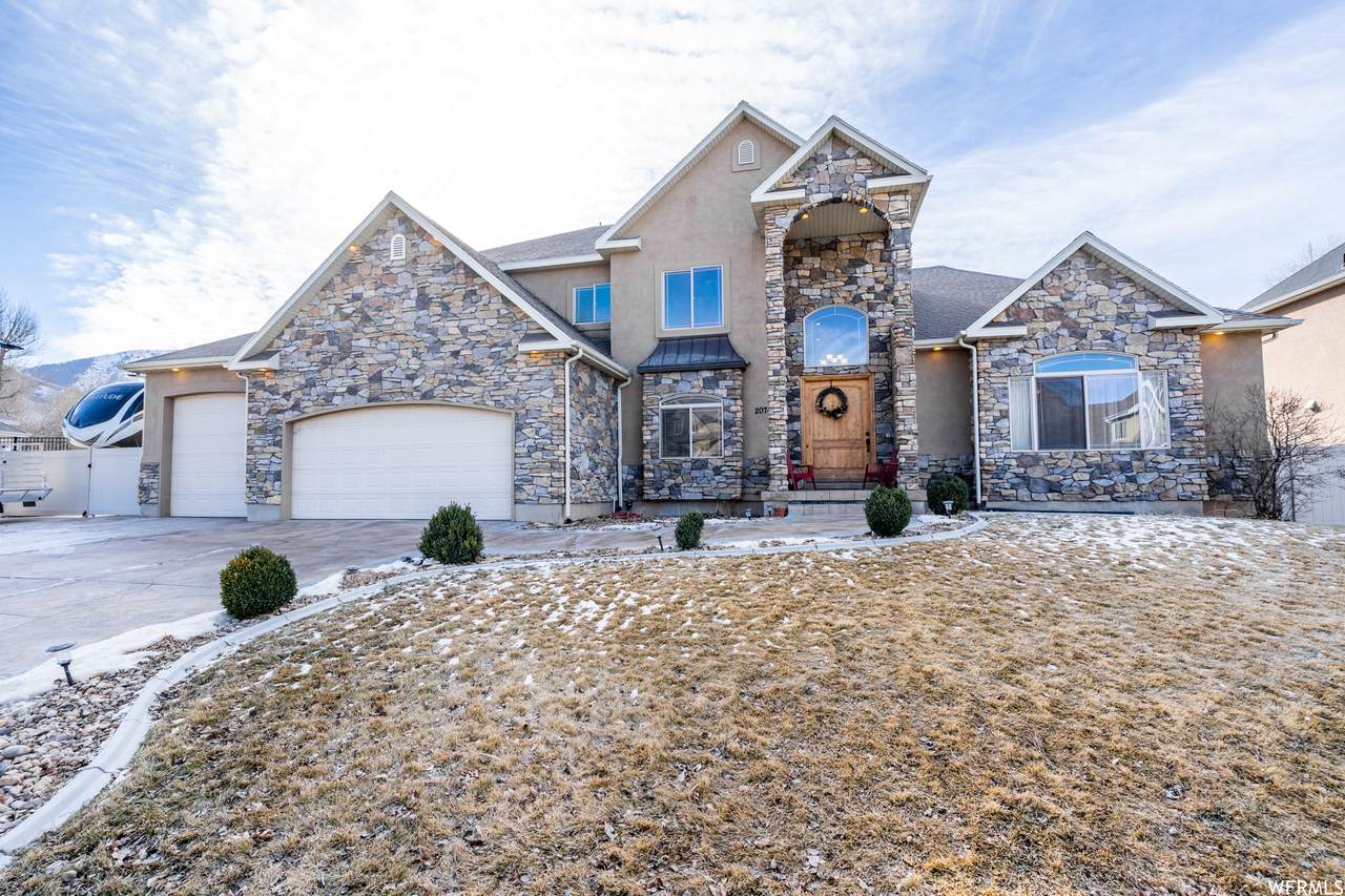 2074 Pebble Creek Dr - Photo 1