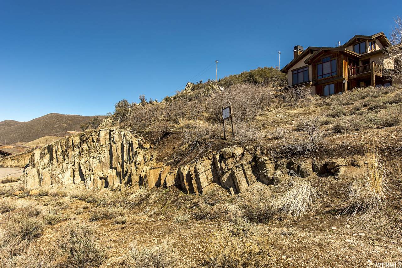 10850 Hideout Cv - Photo 1