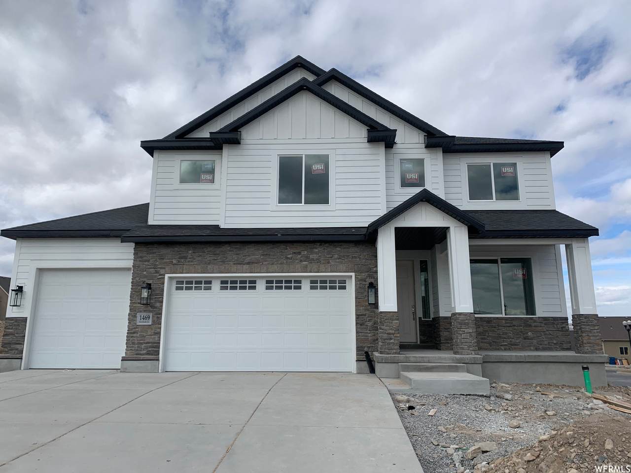 1469 Hillside Drive - Photo 1