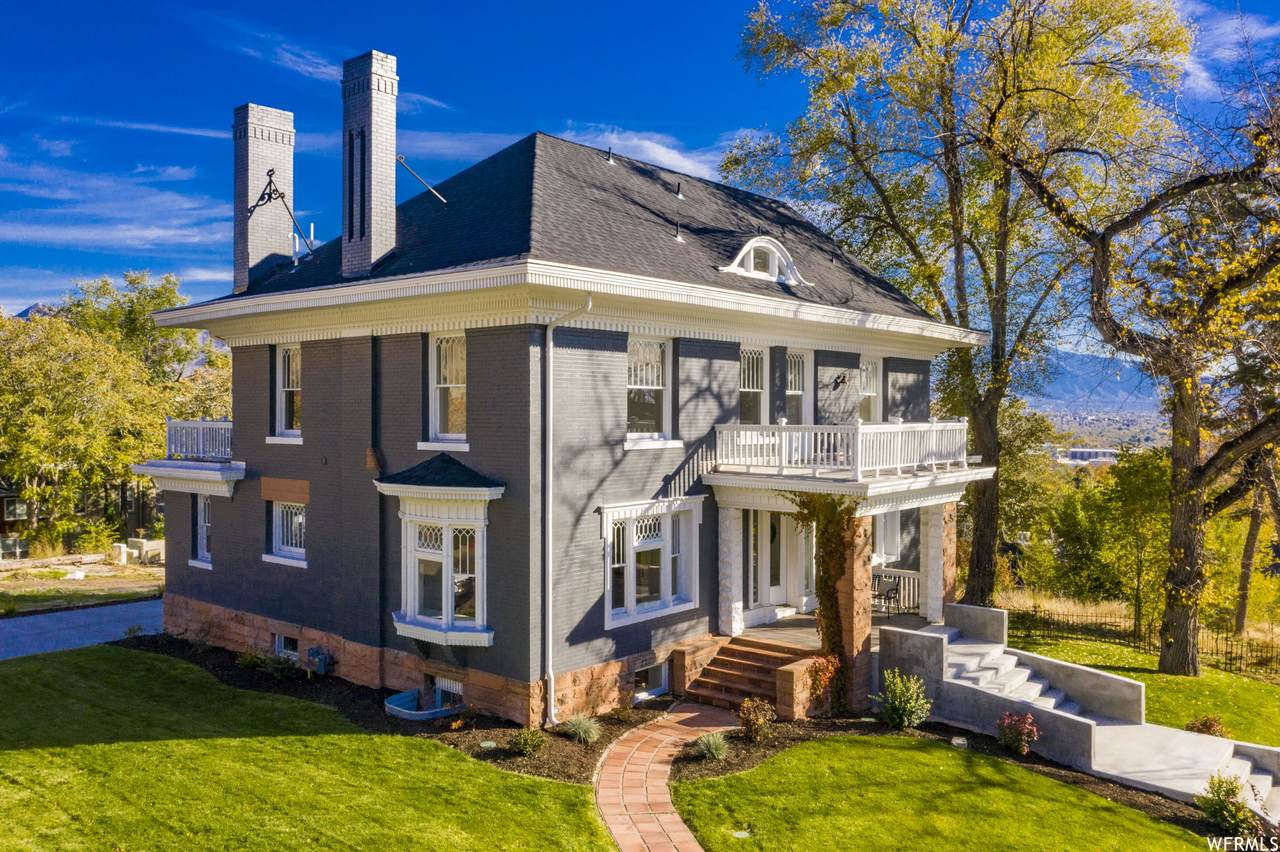 254 7TH Ave - Photo 1