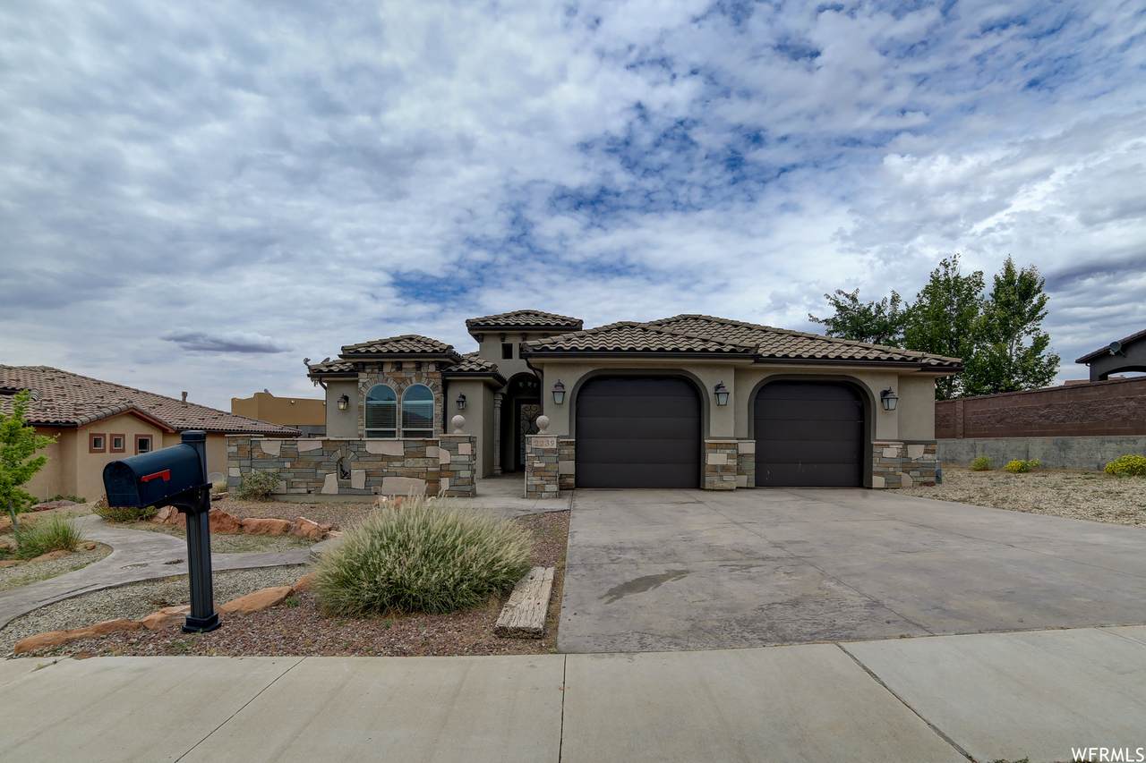 2239 Salida Del Sol - Photo 1