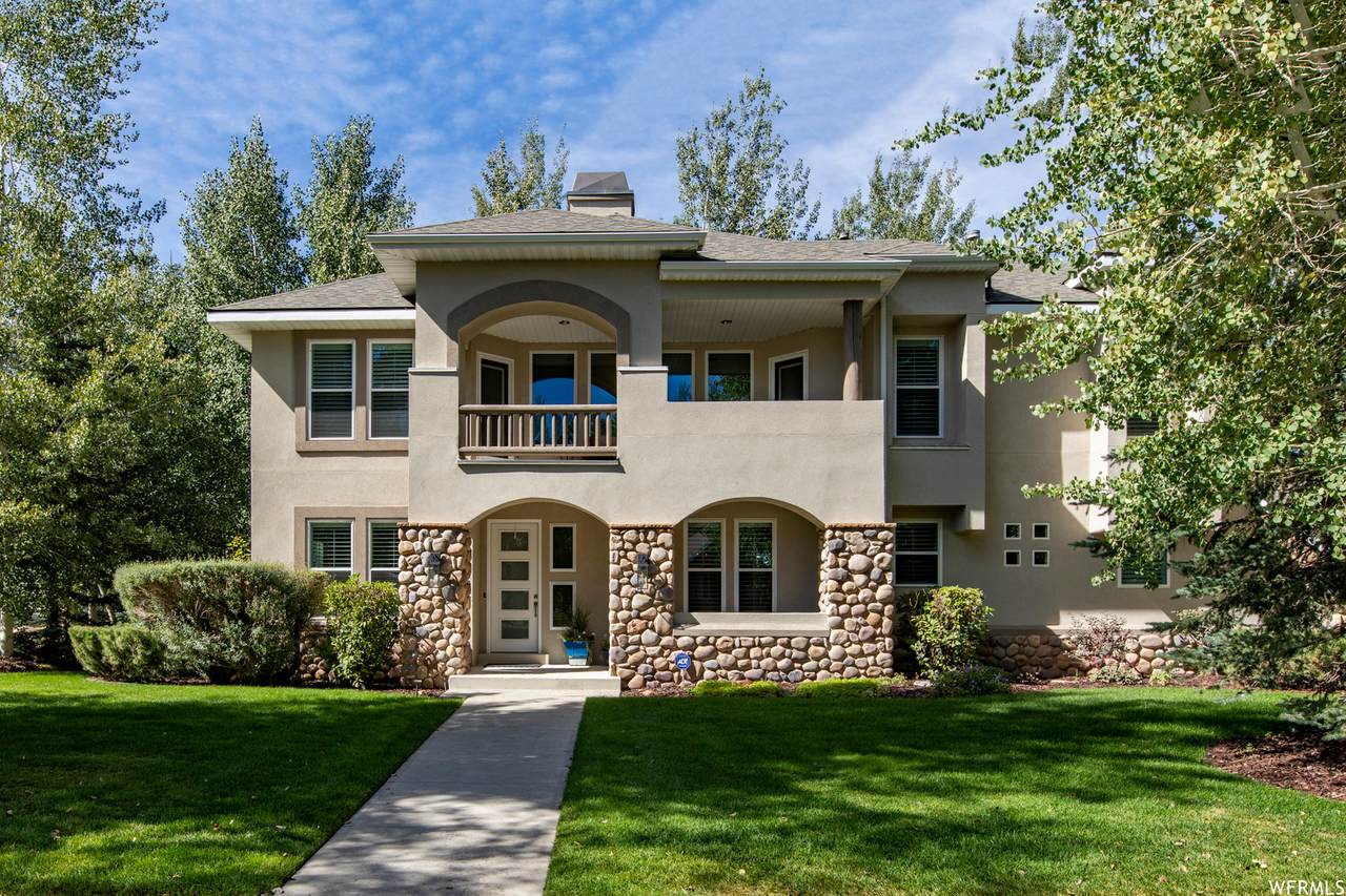 4433 Sawmill Rd - Photo 1