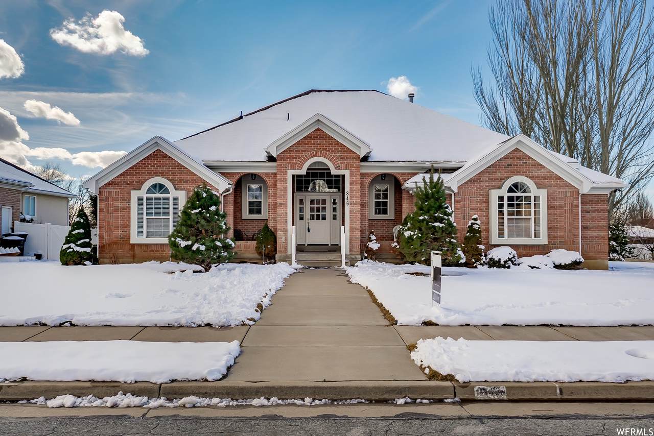 846 Eagle Way - Photo 1