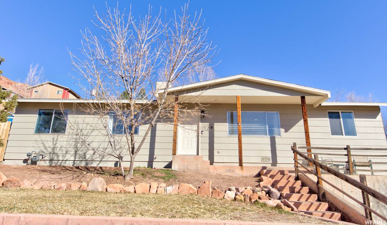 129 Hillside - Photo 1
