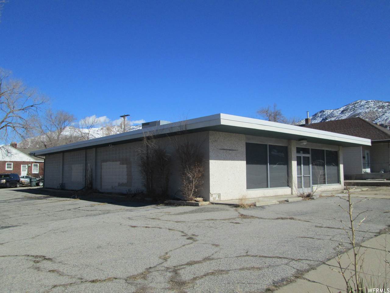 952 28THST - Photo 1