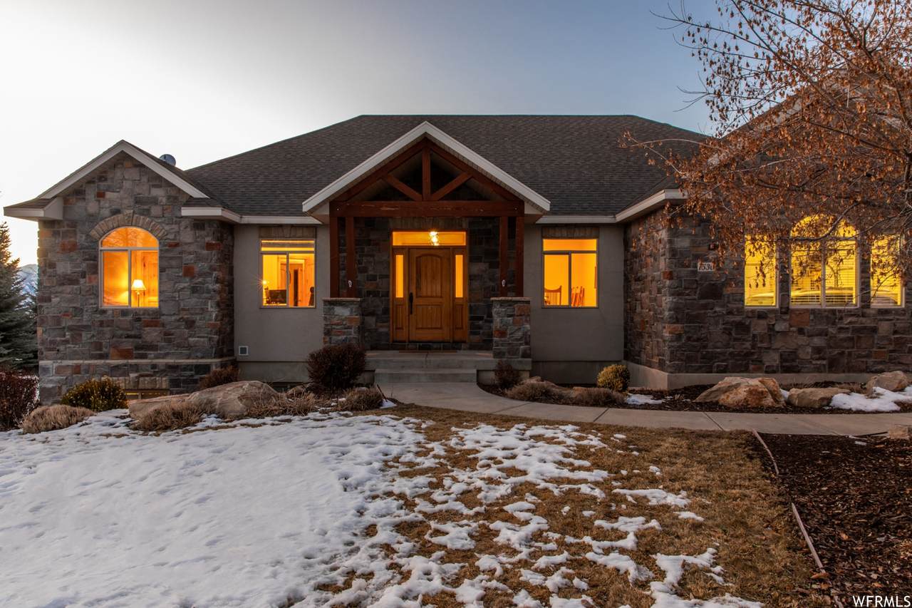1530 Palomino Cir - Photo 1