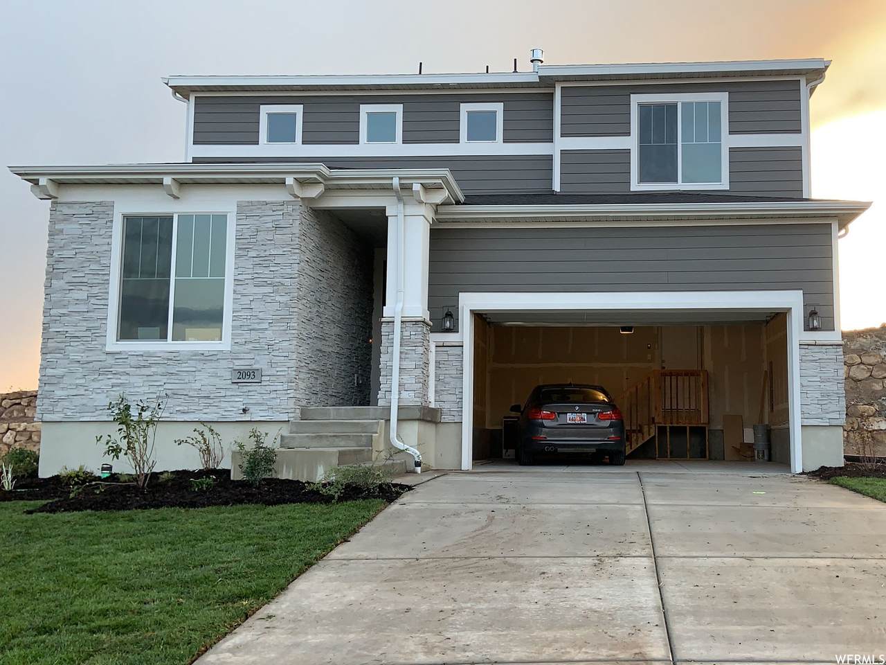 2093 Elderberry Dr - Photo 1