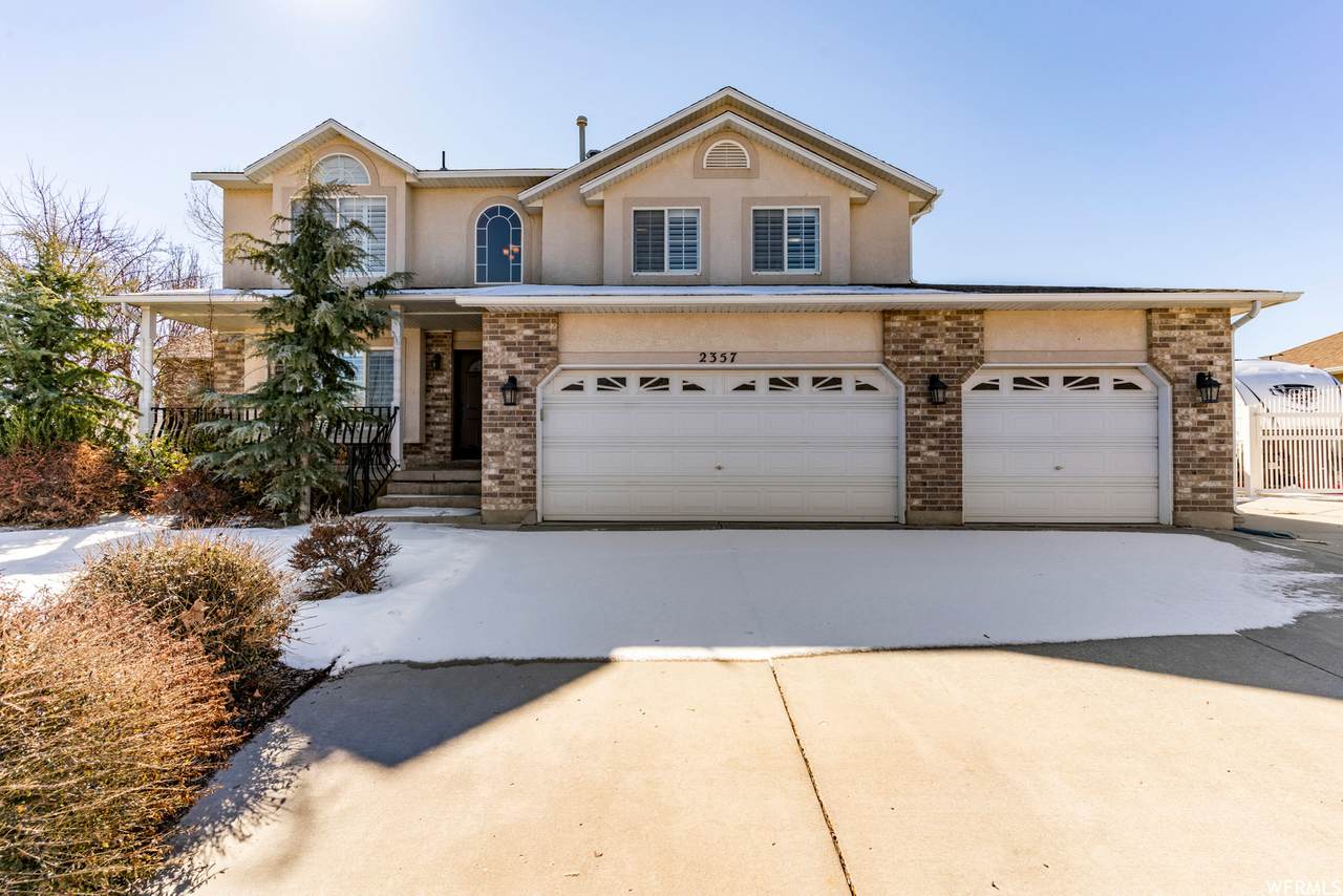 2357 Bridle Oaks Dr - Photo 1